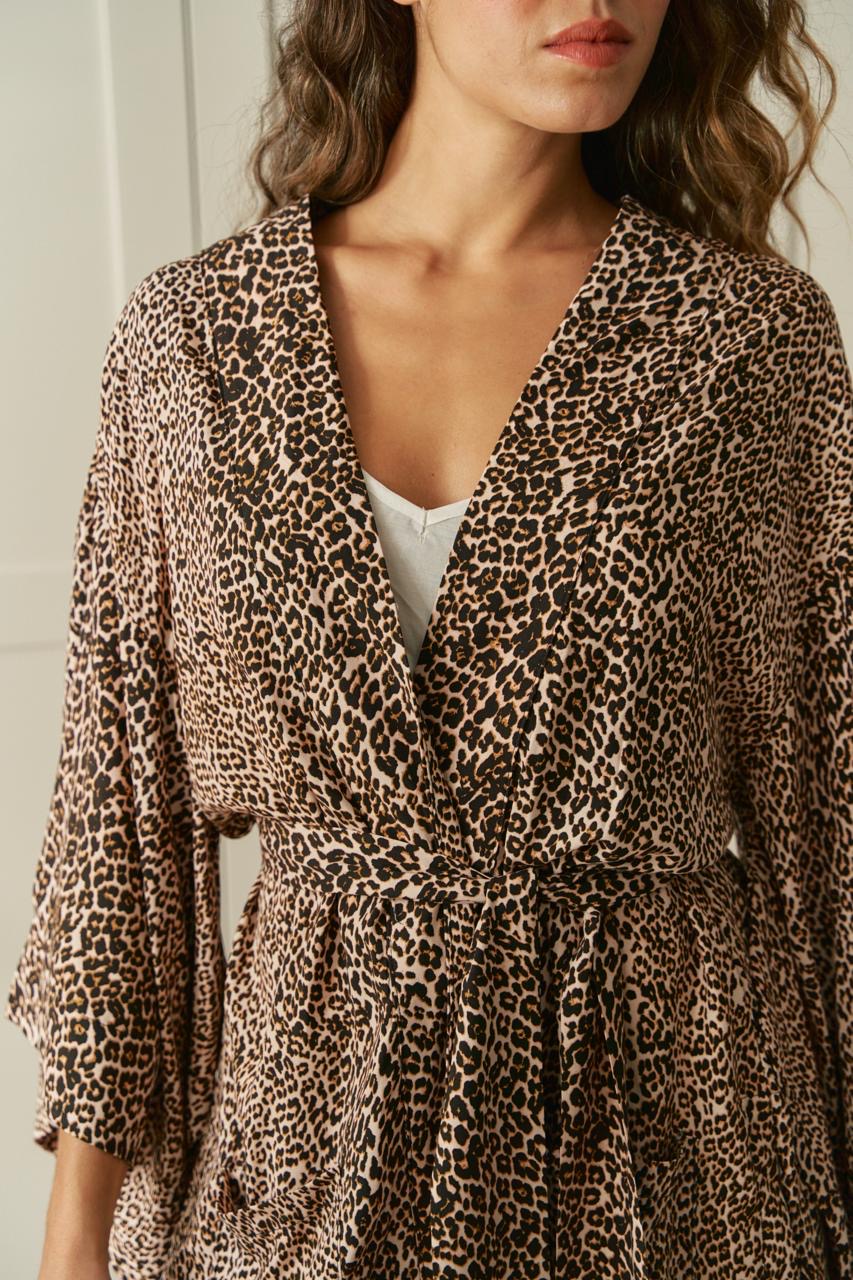 Chaser Print Zoran Kimono